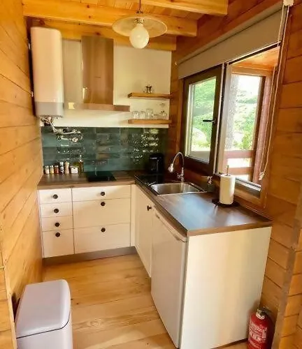 Glamping Mountain Eco Shelter 8 *